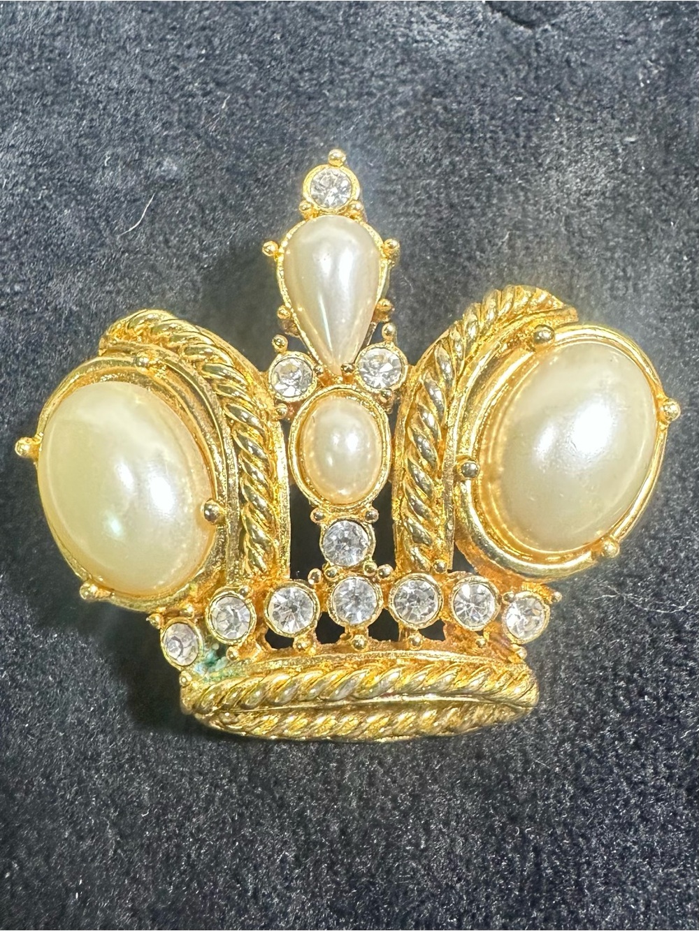 Vtg: Rhinestone & Faux Pearl Crown Accent Brooch /Pendant